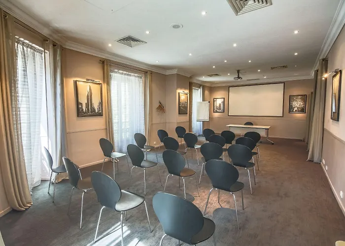 Western Premier Roosevelt 4* ニース