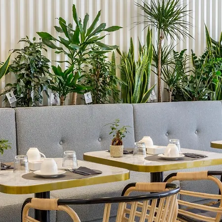 Western Premier Roosevelt