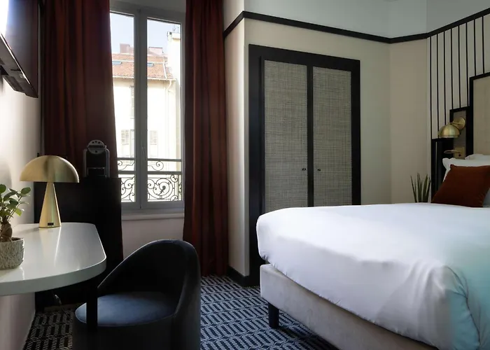Western Premier Roosevelt Hotel 4*